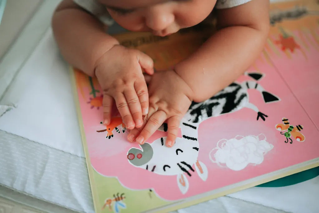 Pourquoi offre-t-on des livres aux bébés ?