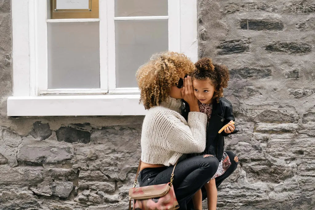 Comment les enfants apprennent-ils à parler ?