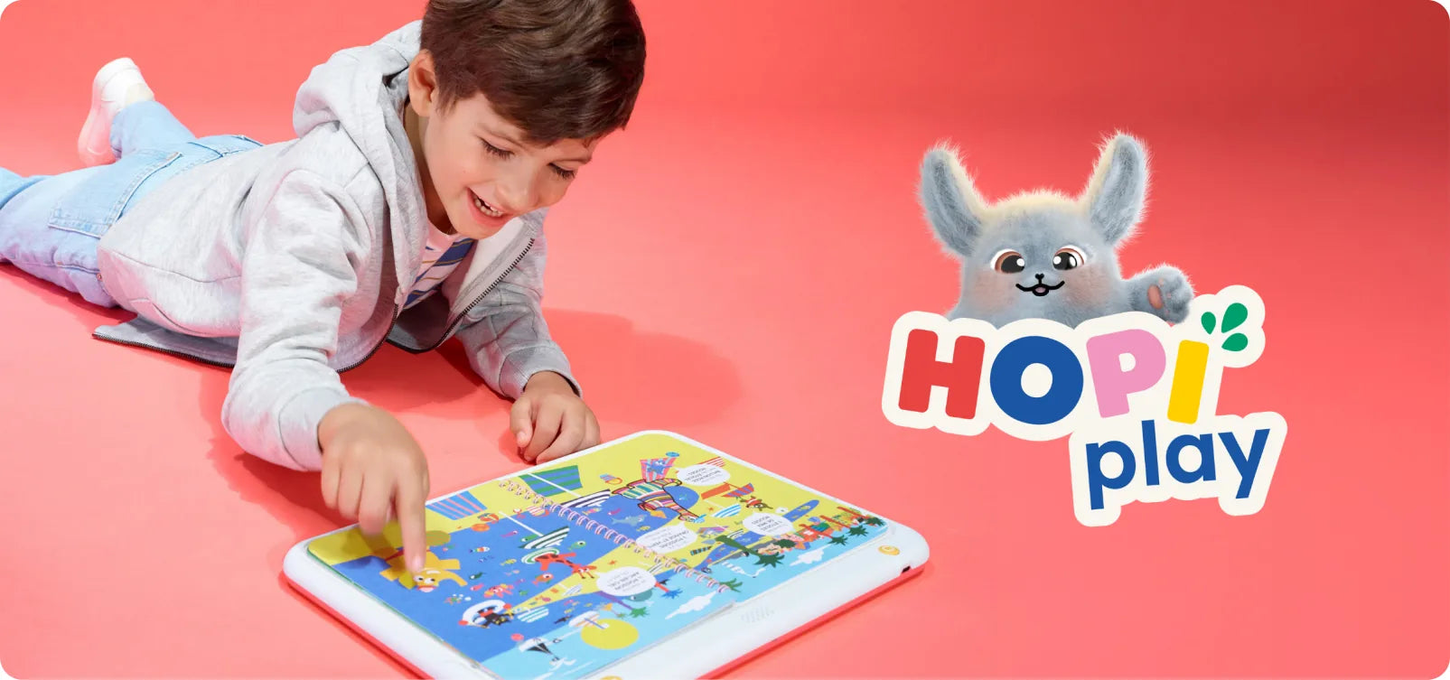 Un enfant joue avec HopiPlay.